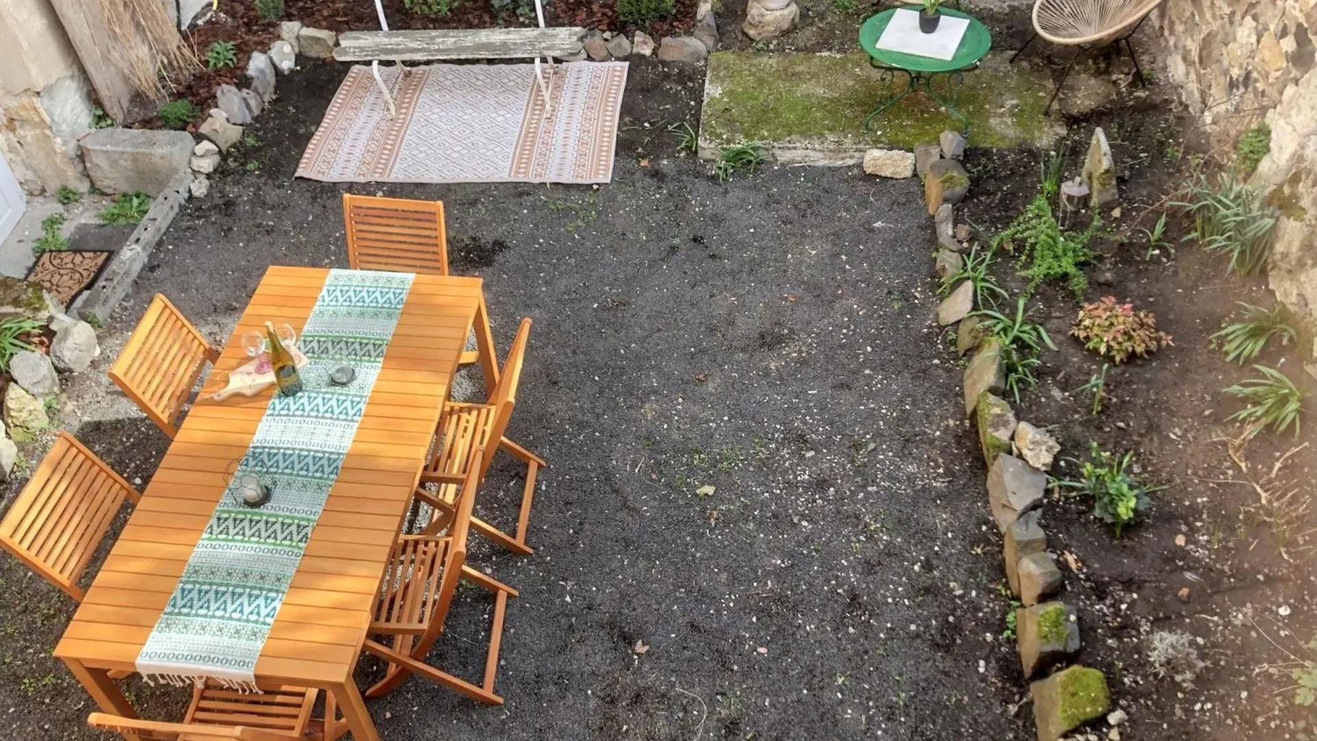 Holiday home Maison Charmante A Mauzun Avec Jardin Et Patio Fleuri