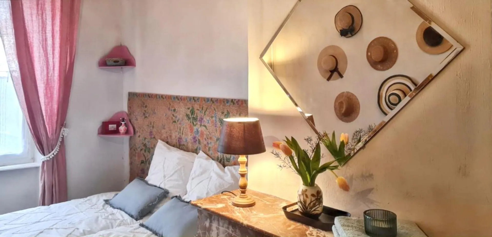 Holiday home Maison Charmante A Mauzun Avec Jardin Et Patio Fleuri