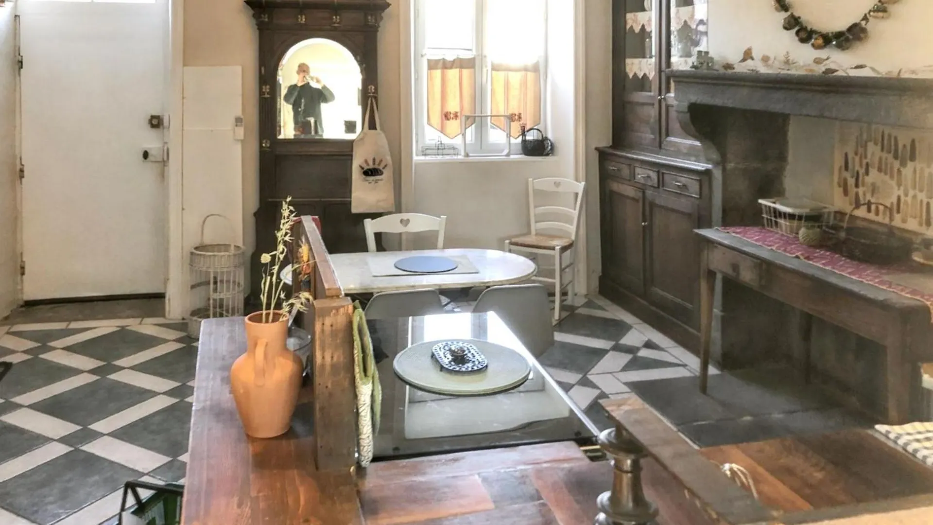 Maison Charmante A Mauzun Avec Jardin Et Patio Fleuri Francie